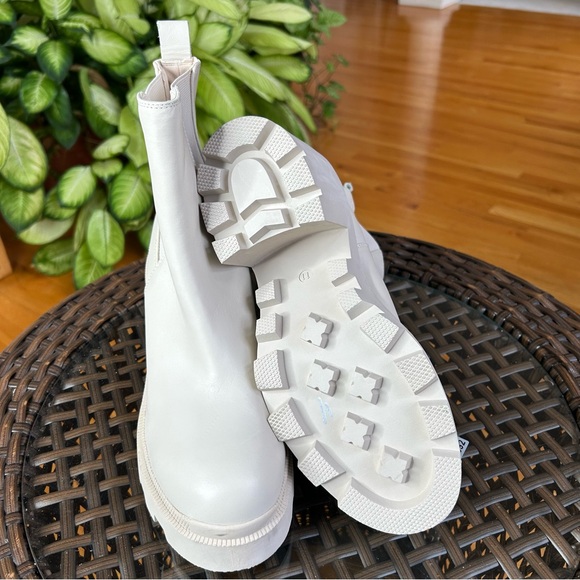 Steve Madden Womens Boots 11 Ivory Roxie Faux Leather - Picture 2 of 8